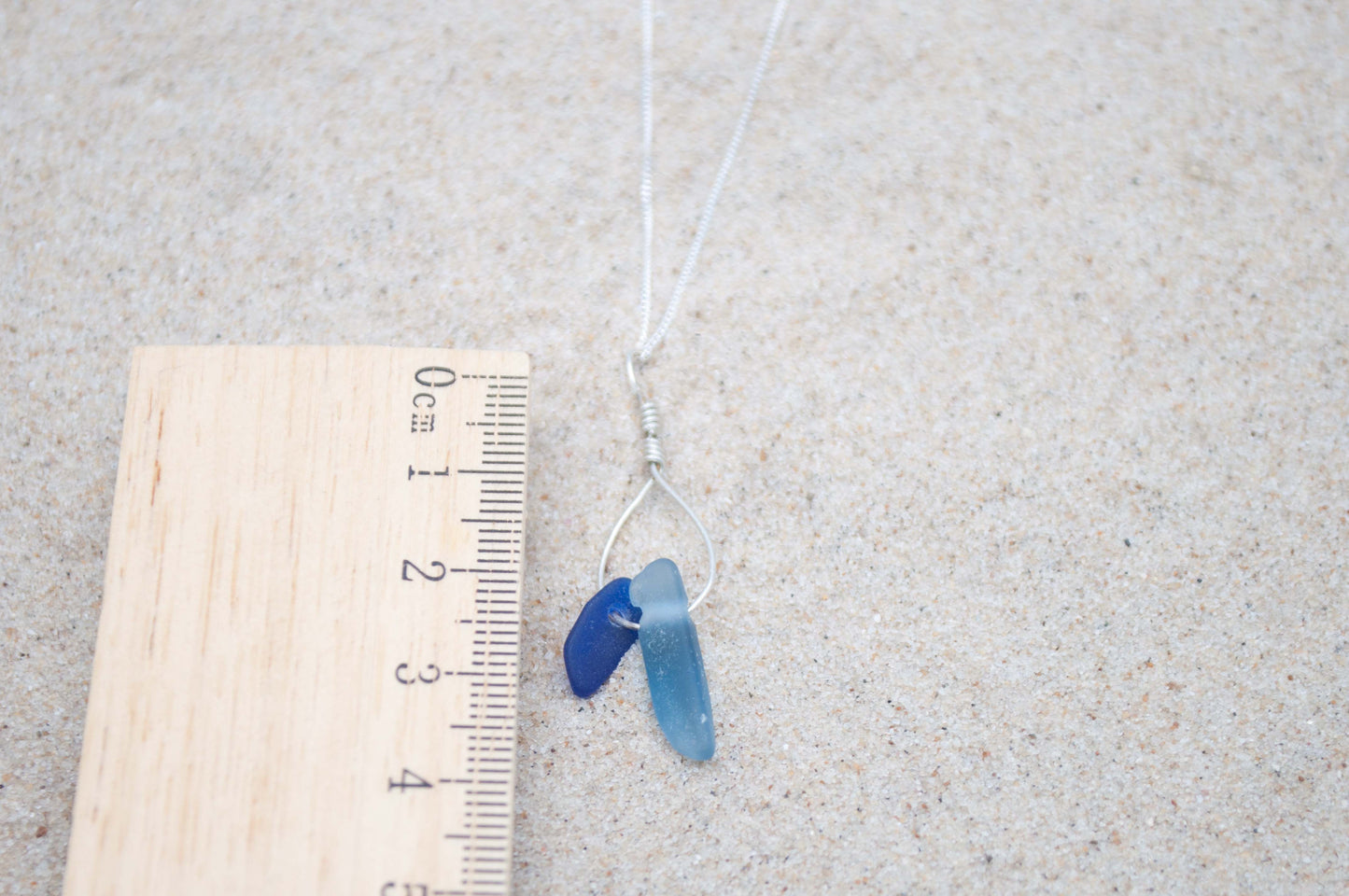 Silberkette mit blauem Seeglas